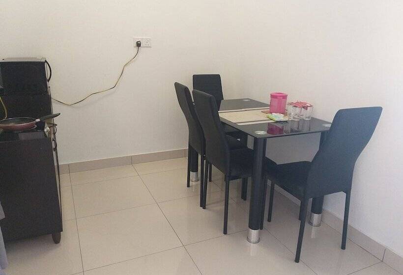 Raffles Suites Homestay