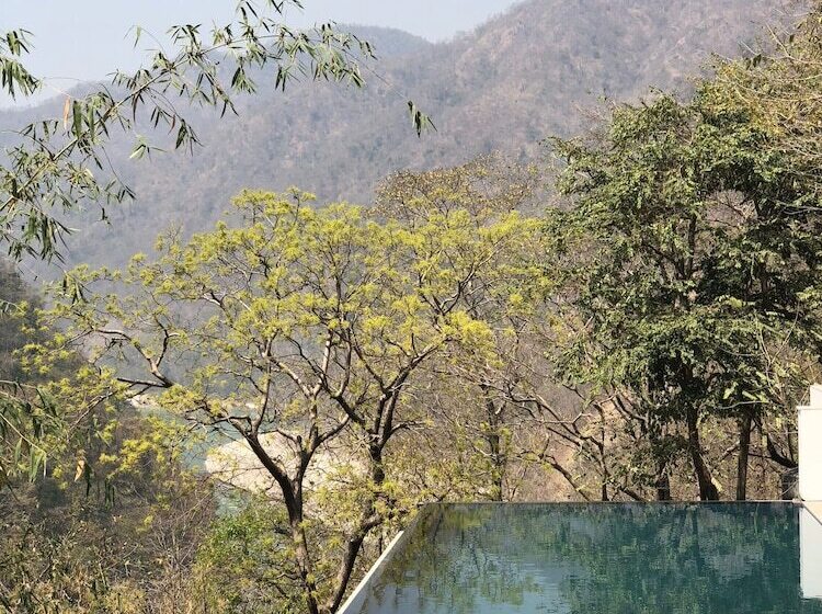 리조트 The Roseate Ganges Rishikesh