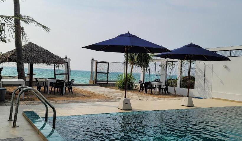 White Sand Villa   Beach Front