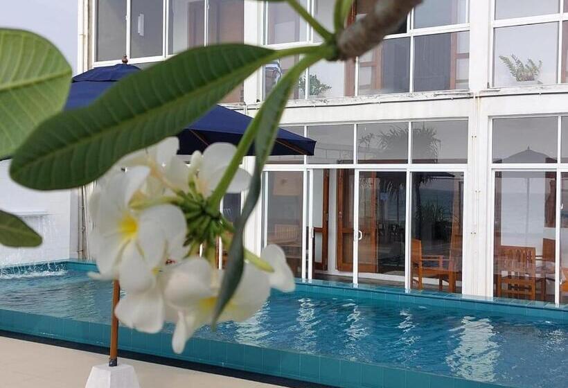 White Sand Villa   Beach Front