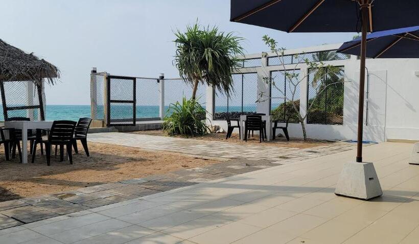 White Sand Villa   Beach Front