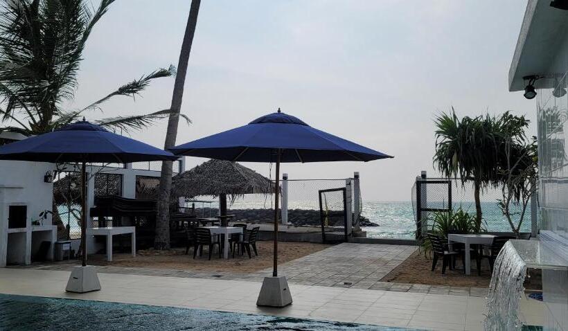 White Sand Villa   Beach Front