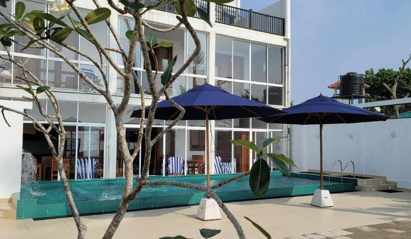 White Sand Villa   Beach Front