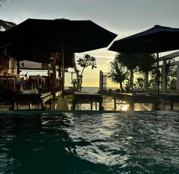 White Sand Villa   Beach Front