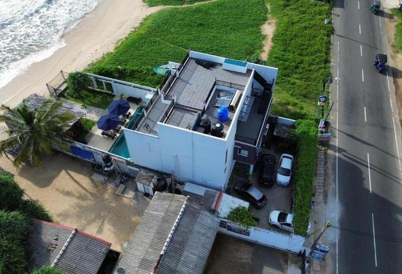 White Sand Villa   Beach Front