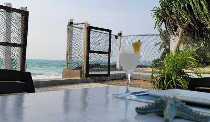 White Sand Villa   Beach Front