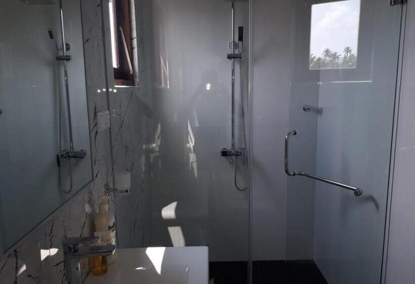 White Sand Villa   Beach Front