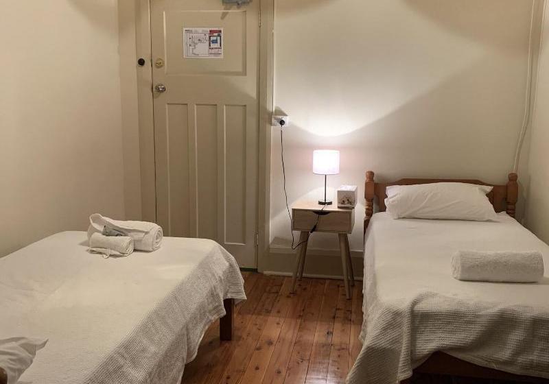 הוסטל The Imperial Moree