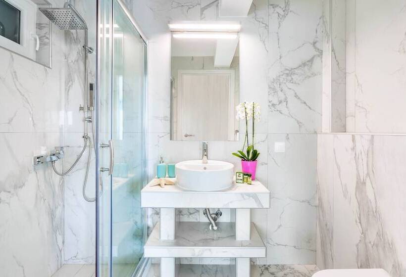 Asterias Premium Holiday Apartments