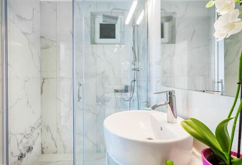 Asterias Premium Holiday Apartments