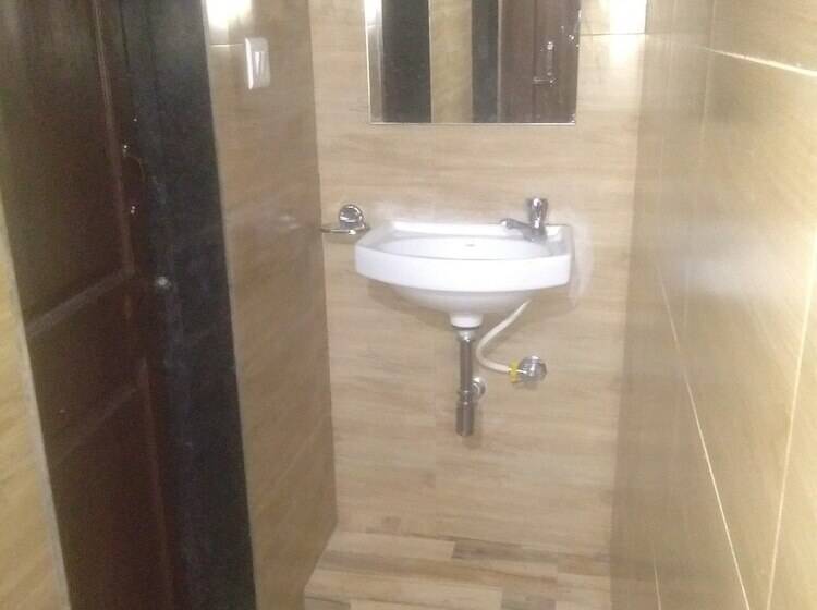 مبيت وإفطار Asian Dormitory   Hostel