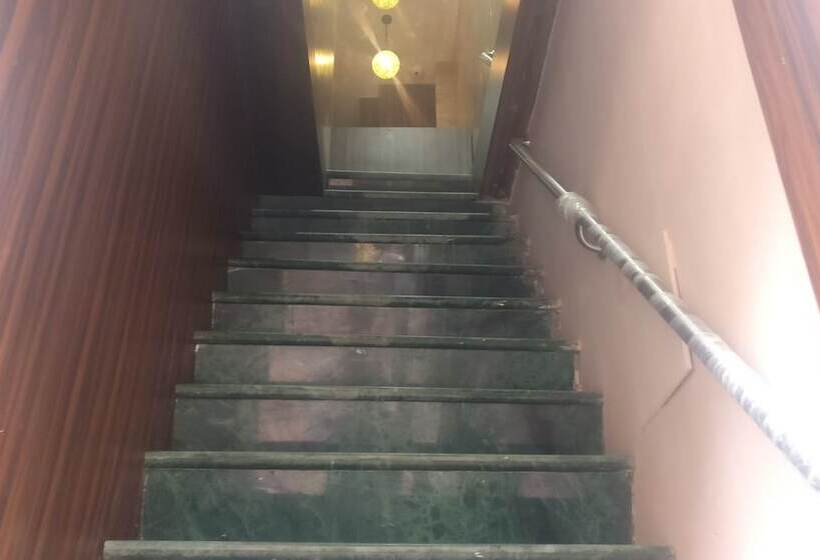 مبيت وإفطار Asian Dormitory   Hostel