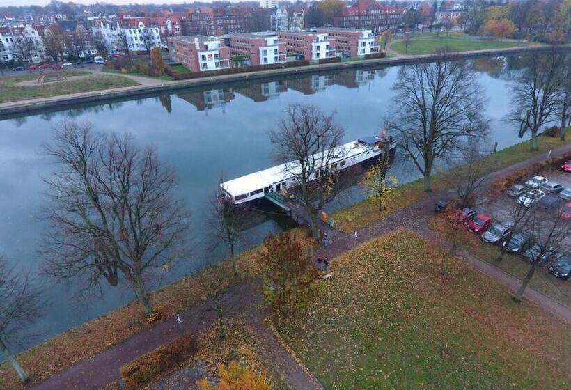 ベッドアンドブレックファースト Ms Marylou