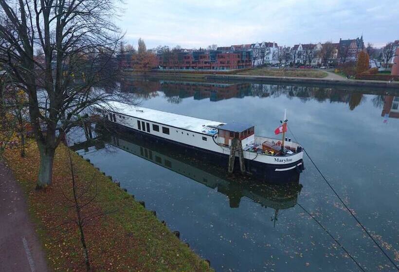 ベッドアンドブレックファースト Ms Marylou