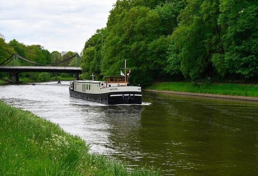 ベッドアンドブレックファースト Ms Marylou