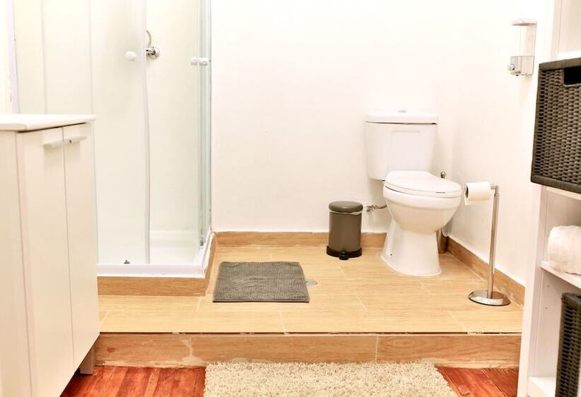 تختخواب و صبحانه St. Ander's Guest House