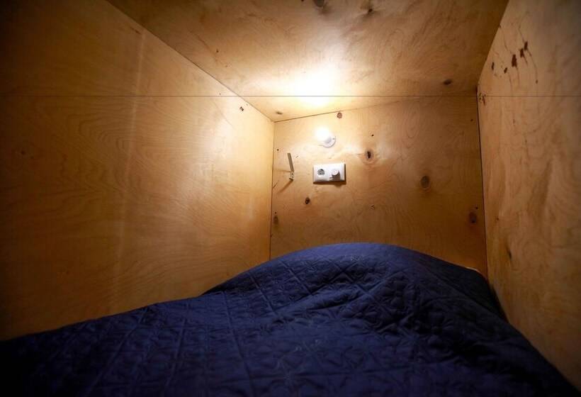 Hostel 69