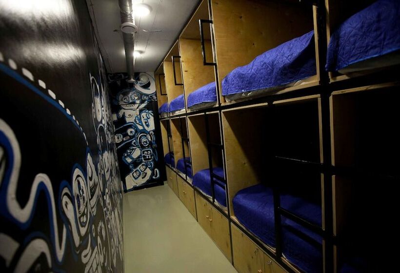 Hostel 69
