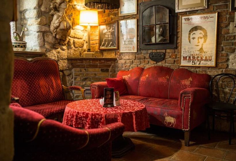 ホテル Ambasada Bolesławiec