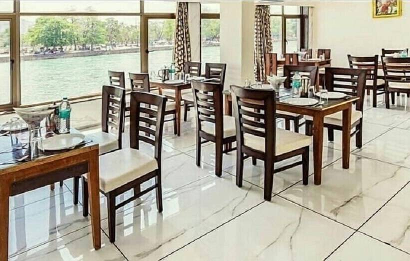 Hotel Anand Niketan By Bonjour   On The Ganges