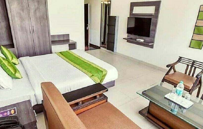 Hotel Anand Niketan By Bonjour   On The Ganges