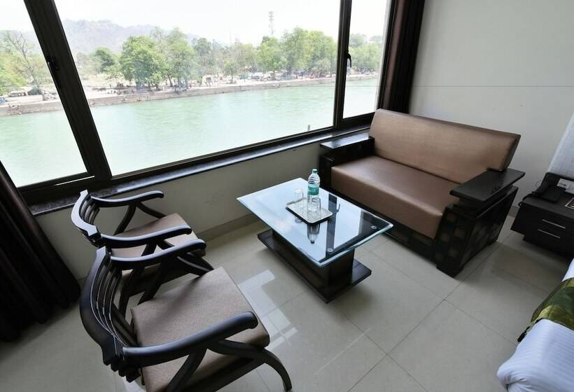Hotel Anand Niketan By Bonjour   On The Ganges