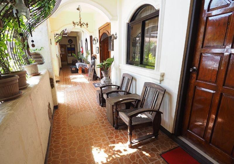 هتل Balay Travel Lodge