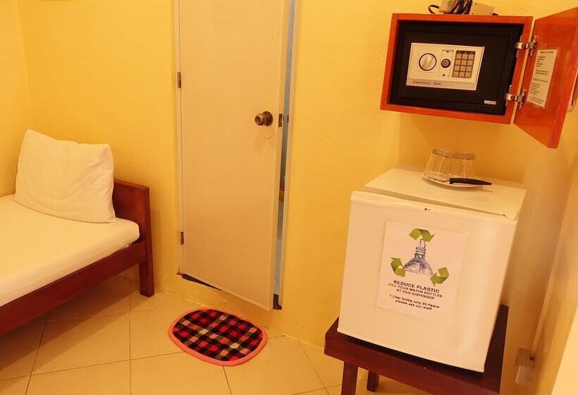 هتل Blue Abyss Resort