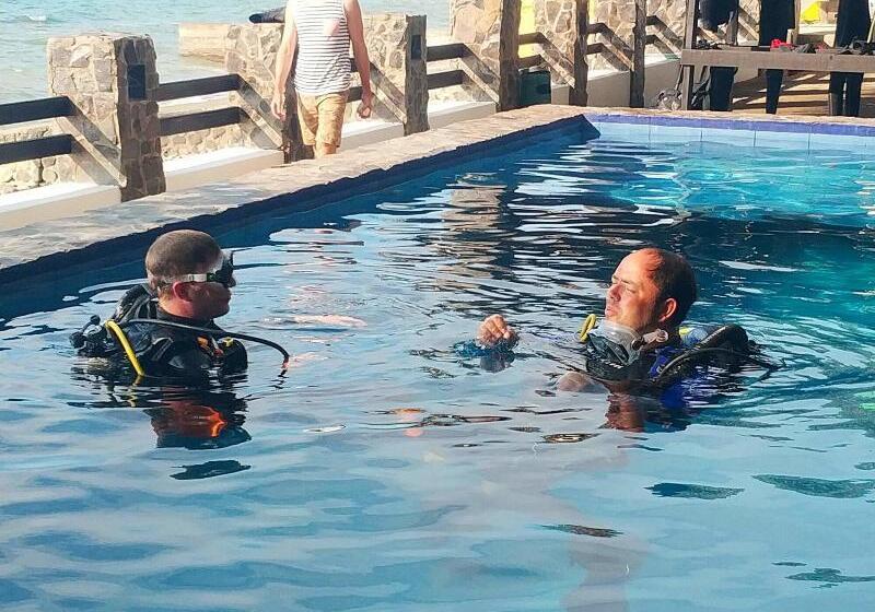 בית מלון כפרי Blue Ribbon Dive Resort