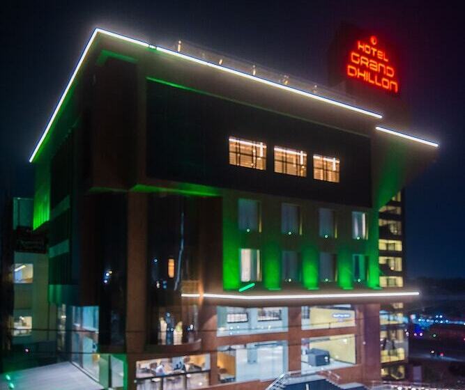 ホテル Grand Dhillon