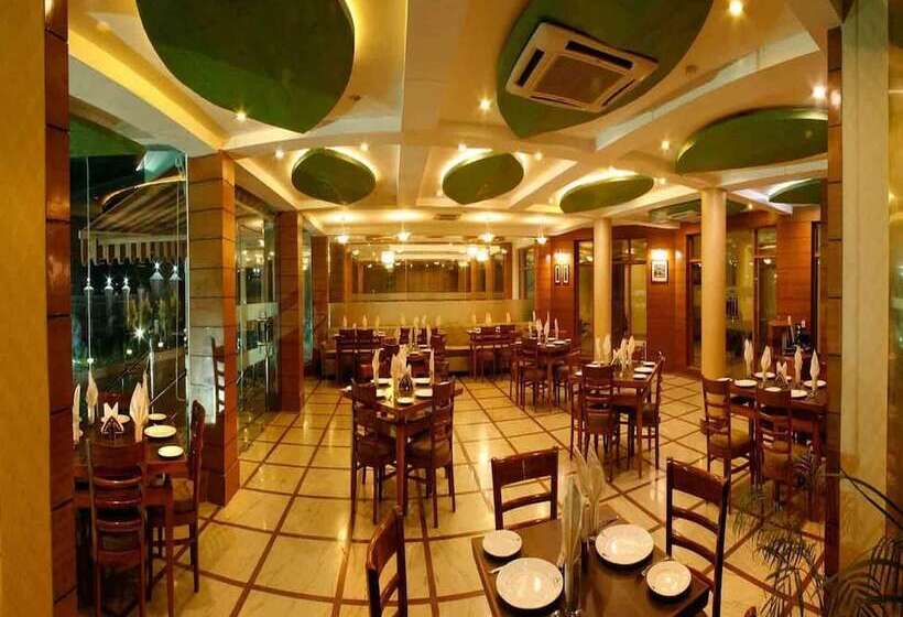 בית מלון כפרי Padmini Palace