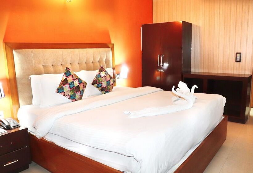 בית מלון כפרי Padmini Palace