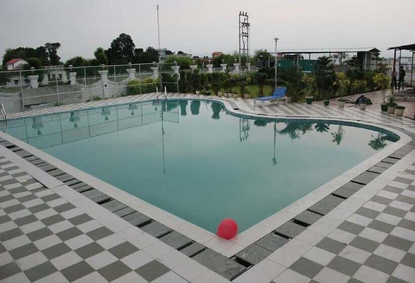 בית מלון כפרי Padmini Palace