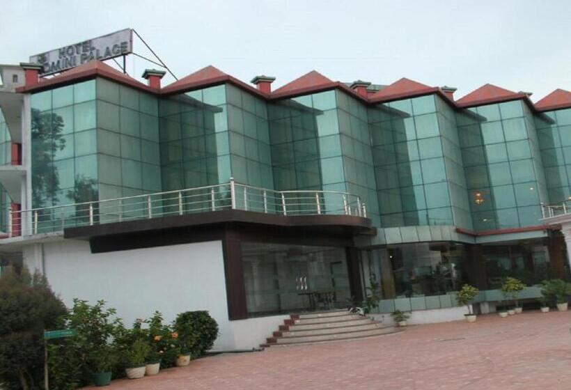 בית מלון כפרי Padmini Palace