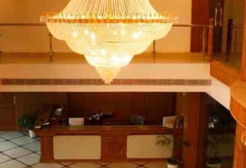 בית מלון כפרי Padmini Palace