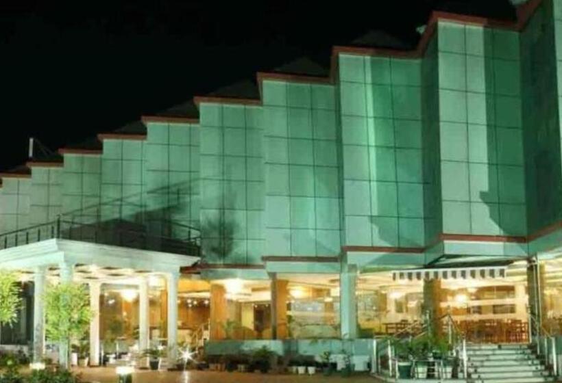 בית מלון כפרי Padmini Palace