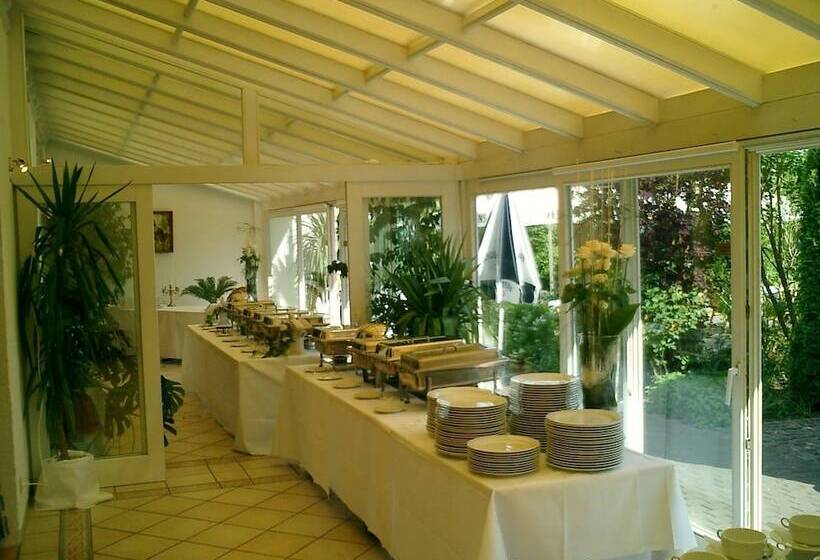 Отель Restaurant Rosengarten