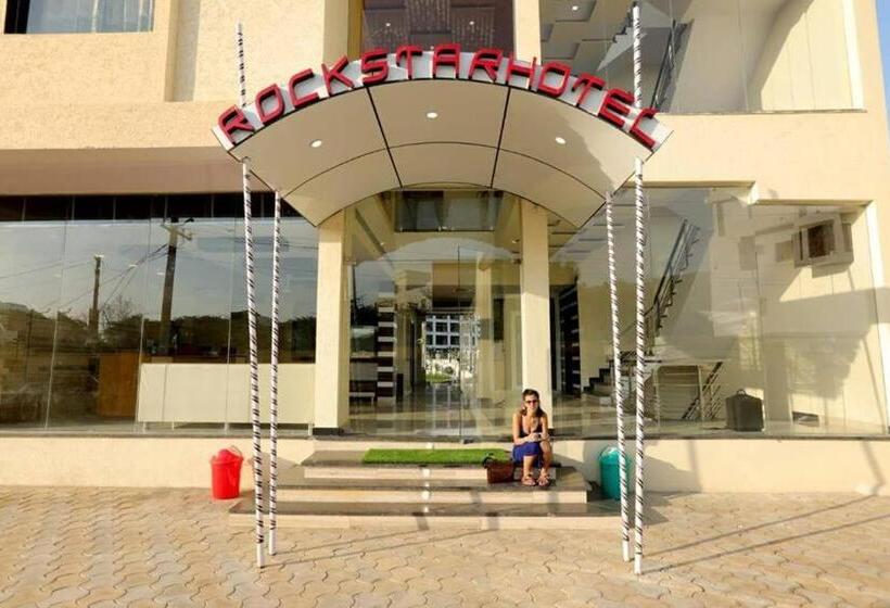 هتل Rock Star