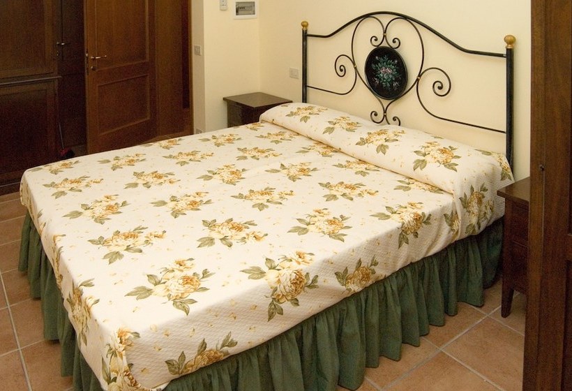 فندق ريفى Residence Le Veneri