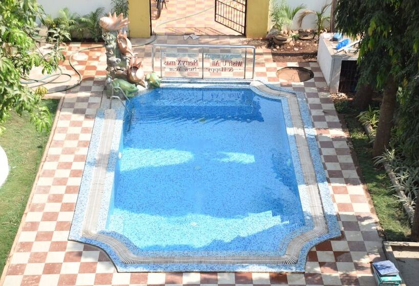 בית מלון כפרי Sky Light Royal Stay