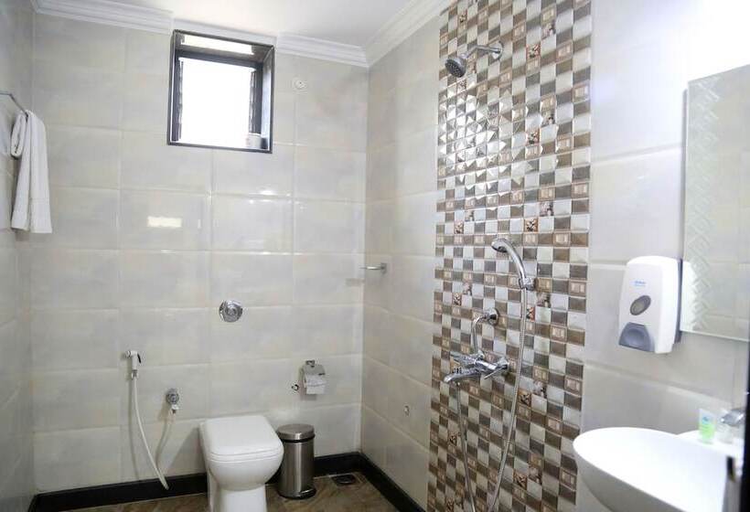 בית מלון כפרי Sky Light Royal Stay