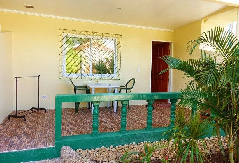 هتل Blue Abyss Resort