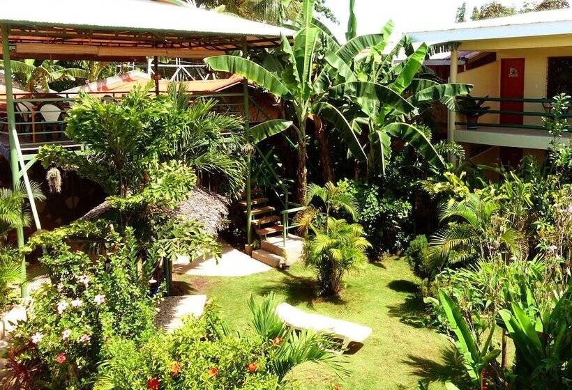 هتل Blue Abyss Resort