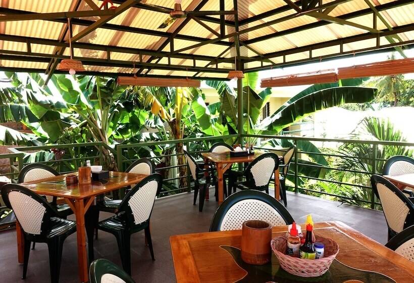 هتل Blue Abyss Resort