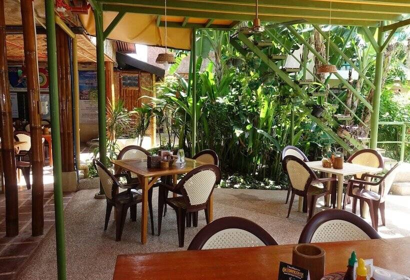 هتل Blue Abyss Resort