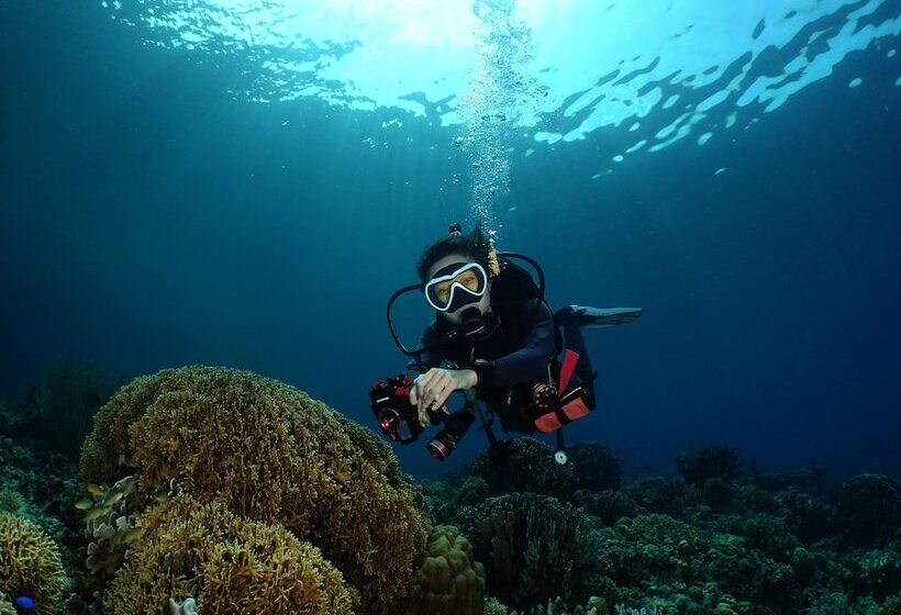 هتل Blue Abyss Resort