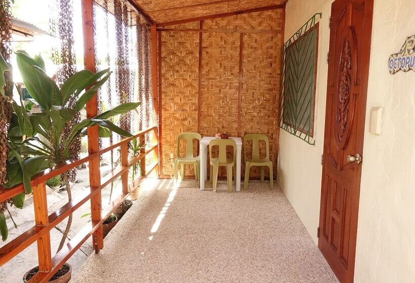 هتل Blue Abyss Resort