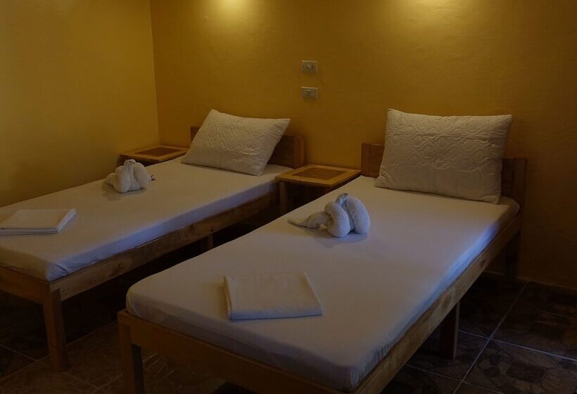 هتل Blue Abyss Resort