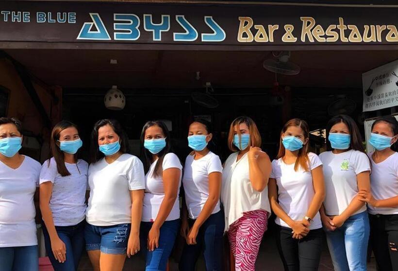 هتل Blue Abyss Resort