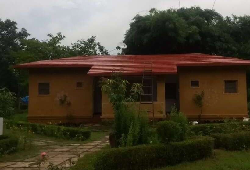 호텔 Tourist Village Khajuraho